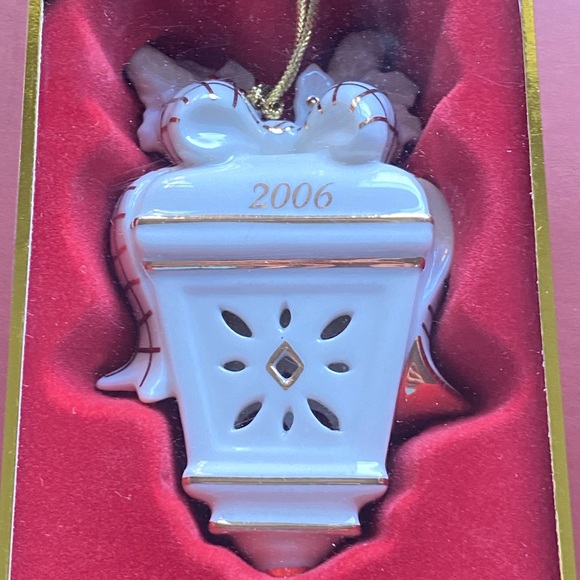 2006 LENOX WILLIAMSBURG LANTERN ANNUAL ORNAMENT NWT IVORY GOLD - Picture 2 of 7